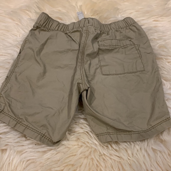 Old Navy Khaki and OshKosh B’Gosh Black Shorts in 3T - Picture 4 of 7